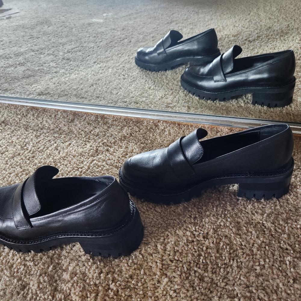 Aerosoles Black Leather Lug Sole Loafers Size 8